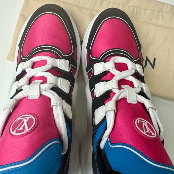 💗💙🤍Louis Vuitton Archlight Sneaker Size 38/ US 8💗💙🤍 - Picture 8 of 14